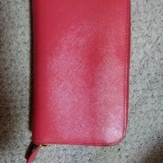 PRADA　ラウンドファスナー　サフィアーノの画像