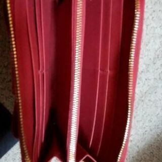 PRADA　ラウンドファスナー　サフィアーノの画像