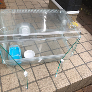 ハムスターの飼育箱の画像