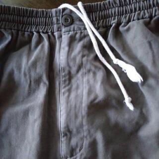 ハーフパンツ（カーキ）の画像