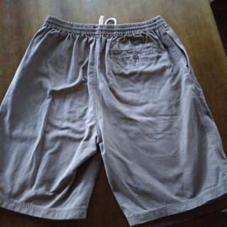 ハーフパンツ（カーキ）の画像