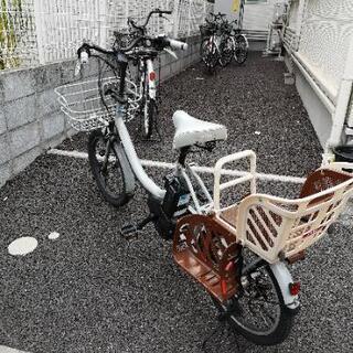 電動アシスト自転車(ブリヂストン 3人乗り用、チャイルドシート一つ付き)の画像