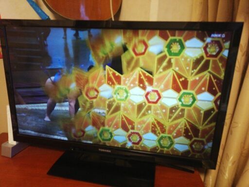 東芝REGZA　32型　テレビ
