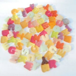 ハンドメイド　英字　アルファベット　グミ　スイーツ　デコ　レジン