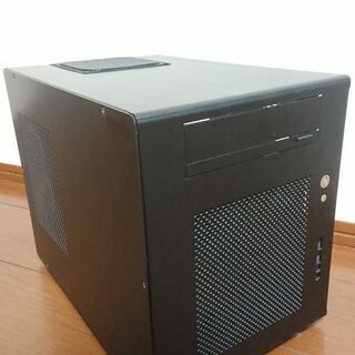 [PCケース] LIAN LI キューブ PC-Q08B ブラックの画像