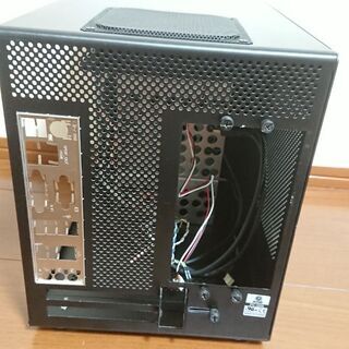 [PCケース] LIAN LI キューブ PC-Q08B ブラックの画像