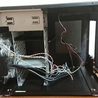 [PCケース] LIAN LI キューブ PC-Q08B ブラックの画像