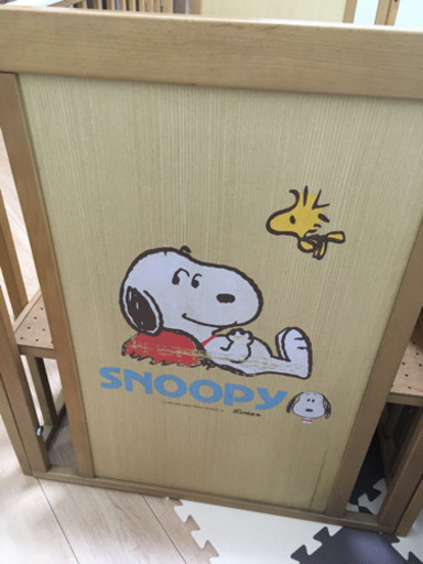 ベビーベッド　スヌーピー