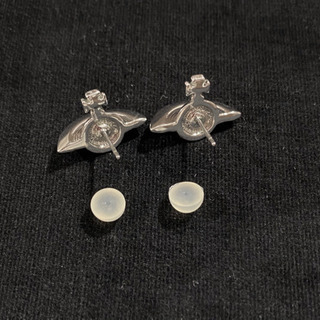 ★売却済★vivienne westwood ピアス ソリッド オーブの画像
