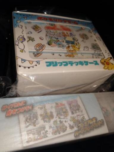 【新品】ポケモンカードデッキケースとプレイマット