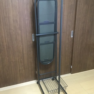 500円❗️【格安】再々値下げ❗️姿鏡付きハンガーラックの画像