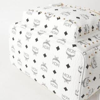 MCM エムシーエム BackPack A4サイズ収納可能 リュック ホワイト スタッズ