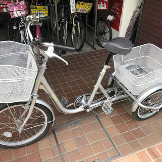 20インチ　三輪車　内装３段変速付き　シルバー