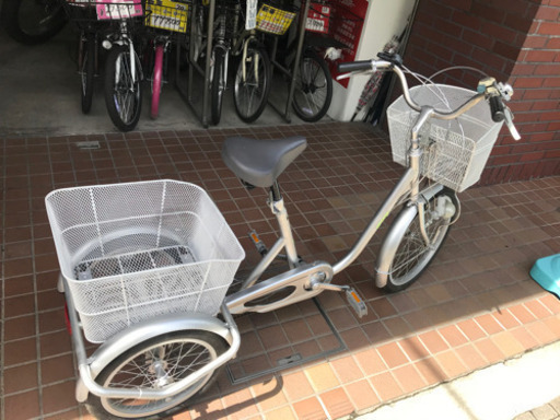 20インチ　三輪車　内装３段変速付き　シルバー