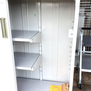 【お買い得‼︎】イナバ物置 幅135㎝タイプ■鍵付きで安心の画像