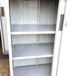 【お買い得‼︎】イナバ物置 幅135㎝タイプ■鍵付きで安心の画像