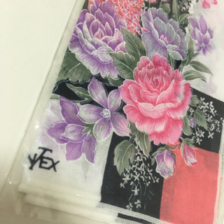 【新品】花柄ハンカチの画像