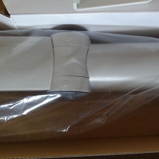 ●激安！●電話スタンド（２セットあります）●未使用（開封のみ）●頂き物で、使用しませんので必要な方にお譲りいたします●￥１００円（１セット）、１５０円（２セット）●の画像