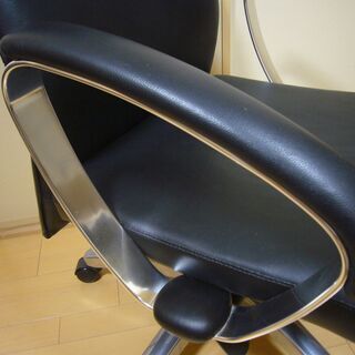 《美品》イトーキ・ワークチェアー（本革）