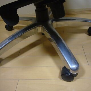 《美品》イトーキ・ワークチェアー（本革）