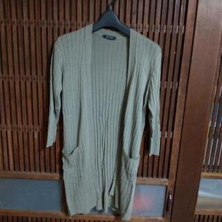 カーディガン・セーター？3枚セットの画像