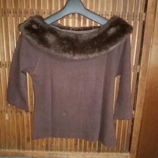 Tシャツのボア付き(取り外し自由)の画像