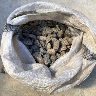 庭石、敷石、砂利 差し上げます。