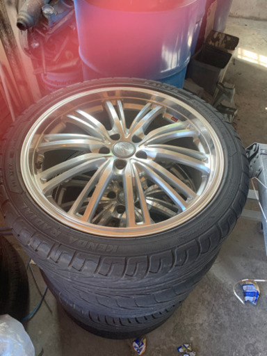 プリウス18インチホイル