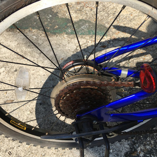 ★20インチ　男児自転車　LEDオートライト　6速シフトの画像
