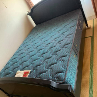 ダブルベッドー