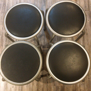 パイプ椅子　4脚set ¥1000-