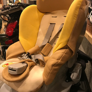 アプリカ　チャイルドシート　プーさん　の画像