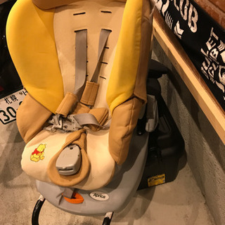 アプリカ　チャイルドシート　プーさん　の画像