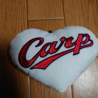 カープハート型パスケース白