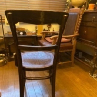 アンティークチェアの画像