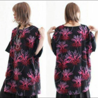 彼岸花Tシャツ