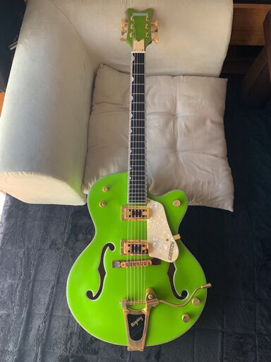 フルアコタイプ　エレキギター [ジャンク]