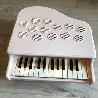 カワイ　ミニピアノ　ピンキッシュホワイトの画像