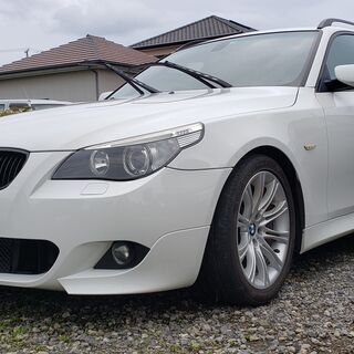 BMW525i ツーリング　Mスポーツ　ホワイト 　値下げします！