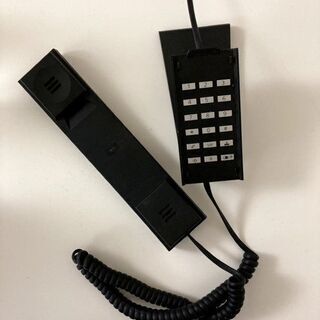 事務所移転ため、無料でオフィス家具をお渡しします。 （来客用電話+台）の画像