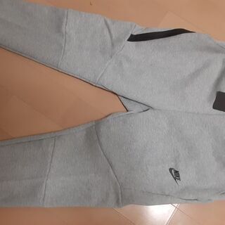 ナイキスエットの画像