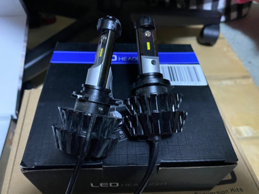 hid ledバルブ　各2000円ずつ