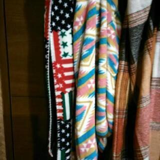 スカーフ、ひざかけ、マフラー3点セットの画像