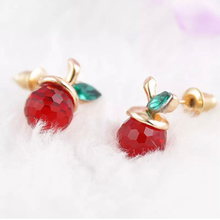 【新品】りんご　ピアス