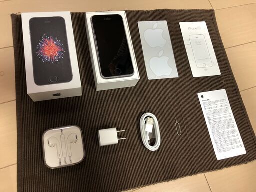 【取引終了】国内版SIMフリーモデル iPhone SE 128GB スペースグレー【美品】
