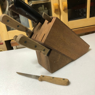 樫の木で作られた包丁収納ボックス