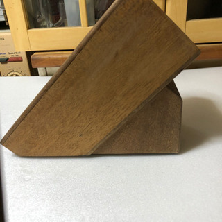 樫の木で作られた包丁収納ボックスの画像