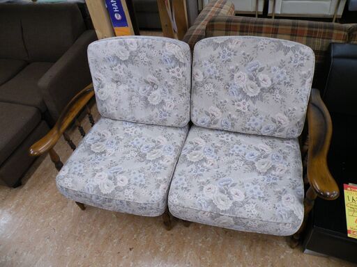 【引取限定】　カリモク　2人掛けソファ　花柄　中古　【小倉南区葛原東】