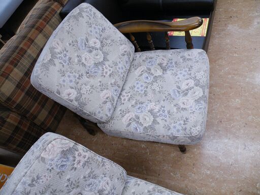 【引取限定】　カリモク　2人掛けソファ　花柄　中古　【小倉南区葛原東】