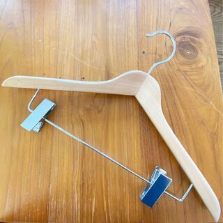 業務用木製ハンガー5本　※在庫50本以上あります！